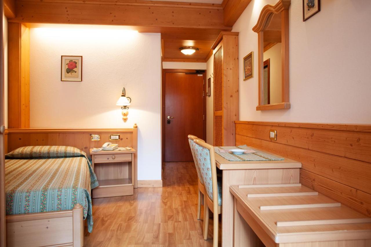 Hotel Posta Forni di Sopra Luaran gambar