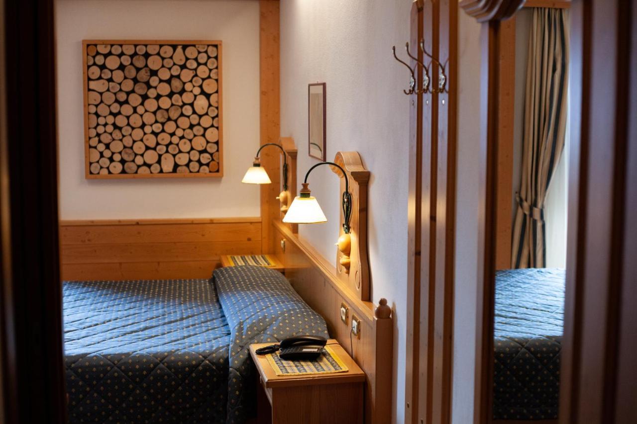 Hotel Posta Forni di Sopra Luaran gambar